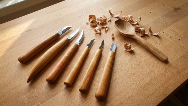 Die besten Schnitzmesser und Schnitzmesser-Sets für Holz © men-at-home.de