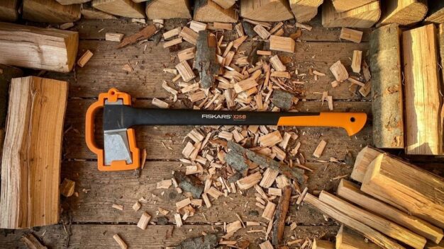 Die besten Spaltäxte für Brennholz und Kaminholz © men-at-home.de